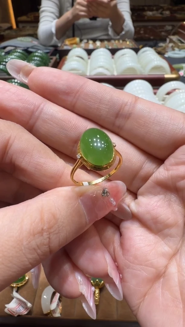 颈饰18K金镶嵌和田玉戒指备注圈口11-19
