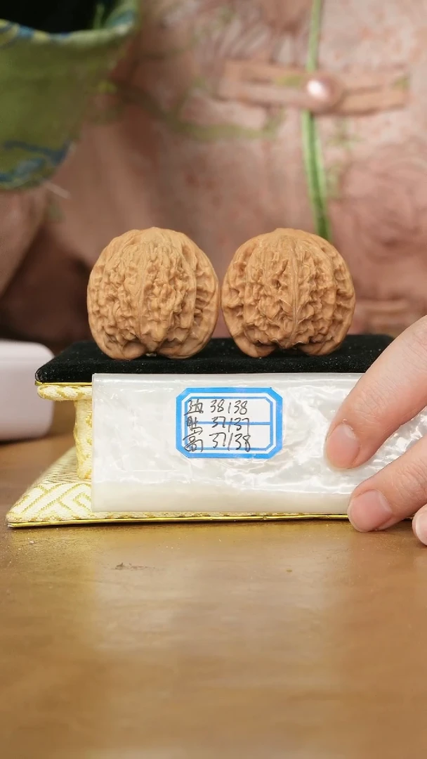 把件文玩核桃望月
