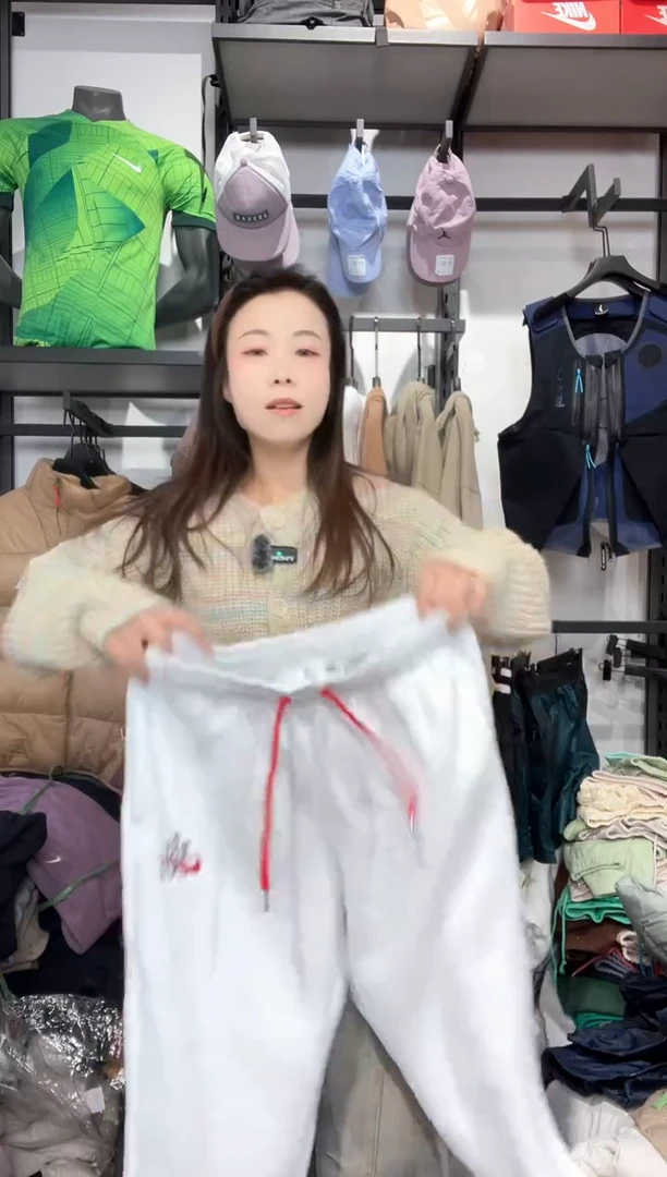 1177闪购编码  运动卫衣裤以直播间过款为准 尺码. L 165