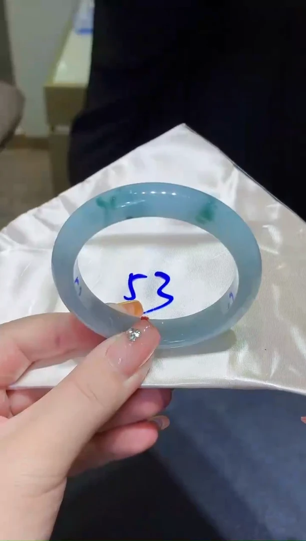 未镶嵌手镯翡翠翡翠手镯