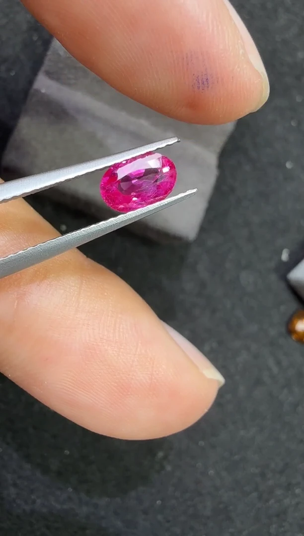 未镶嵌定制定制红宝石叫**卡天然0.94克拉缅甸
