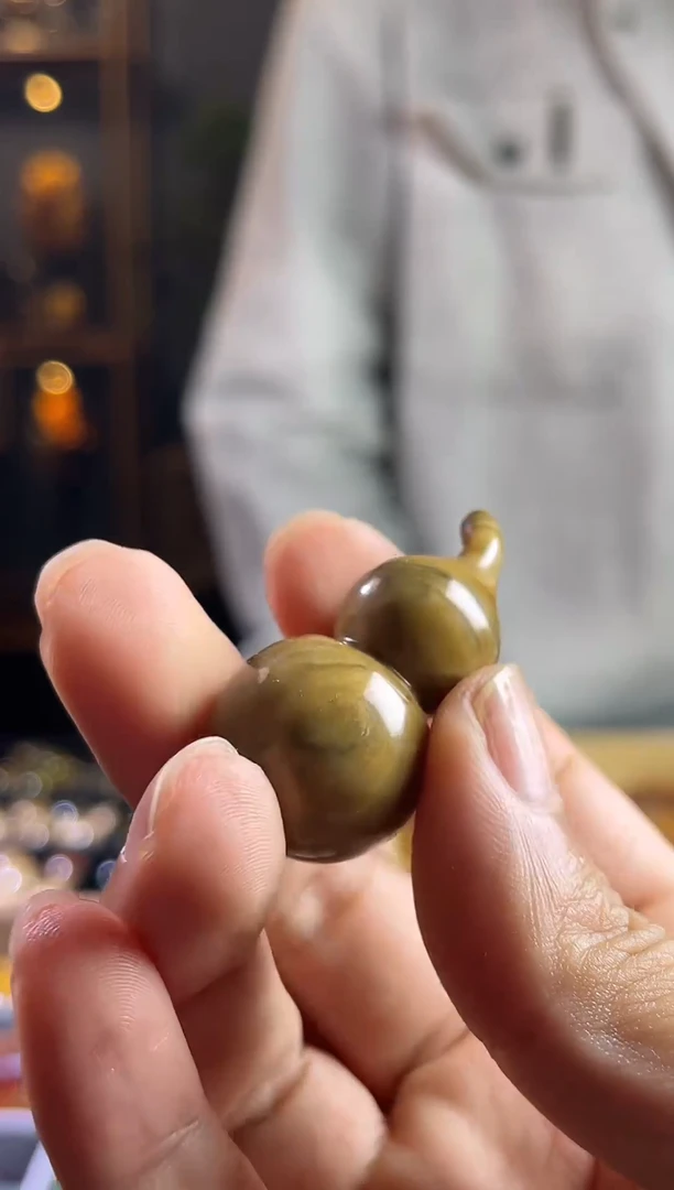 琥珀吊坠(不含链)未镶嵌天然缅甸琥珀 白根珀精修葫芦吊坠