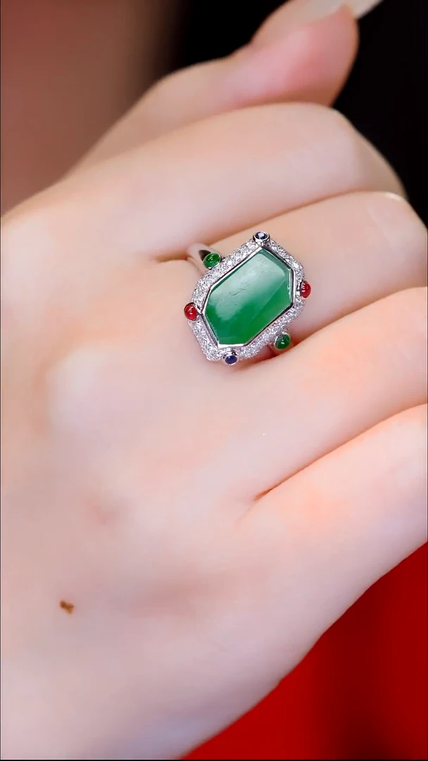 18K金镶嵌戒指翡翠34