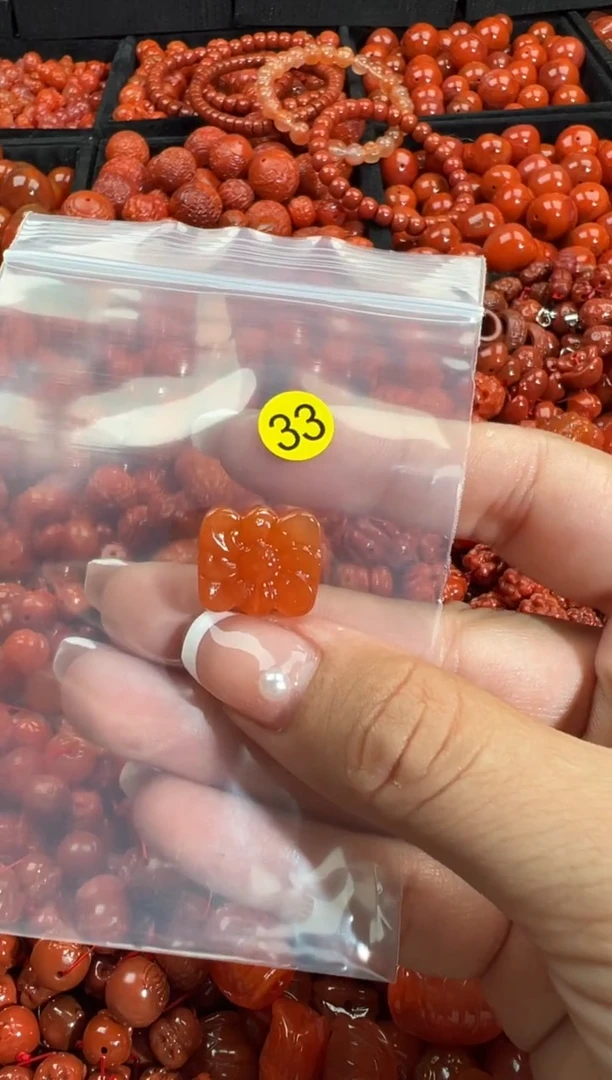 颈饰未镶嵌南红玛瑙1