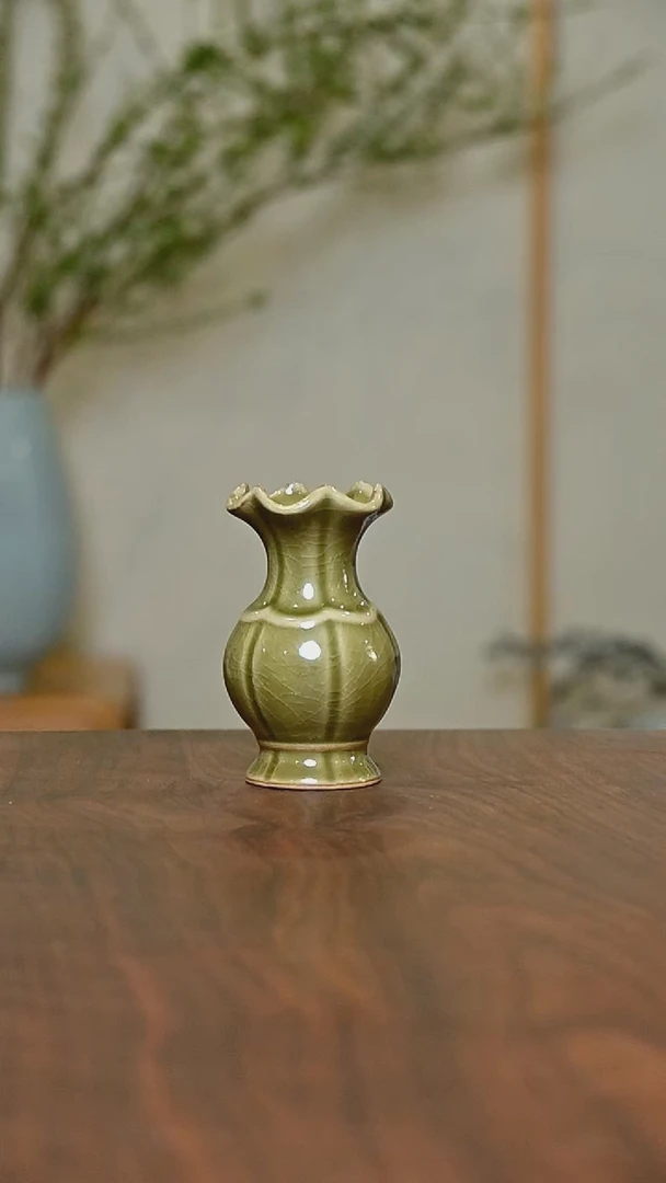 荷叶口瓶 矿石釉 微瑕 朱家汝窑款