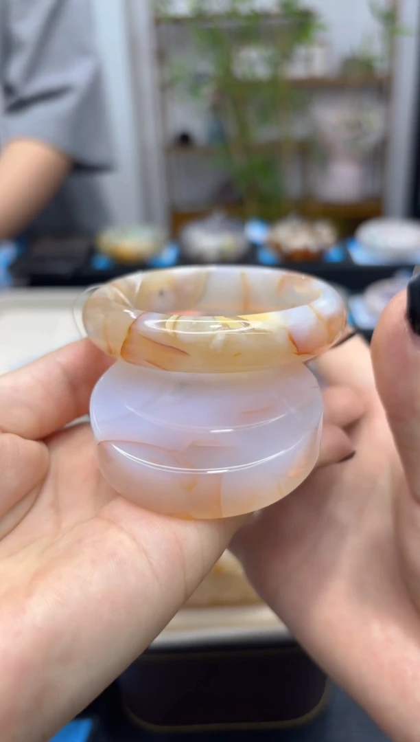 石英质玉手镯未镶嵌C597(55圈赠送镯心)