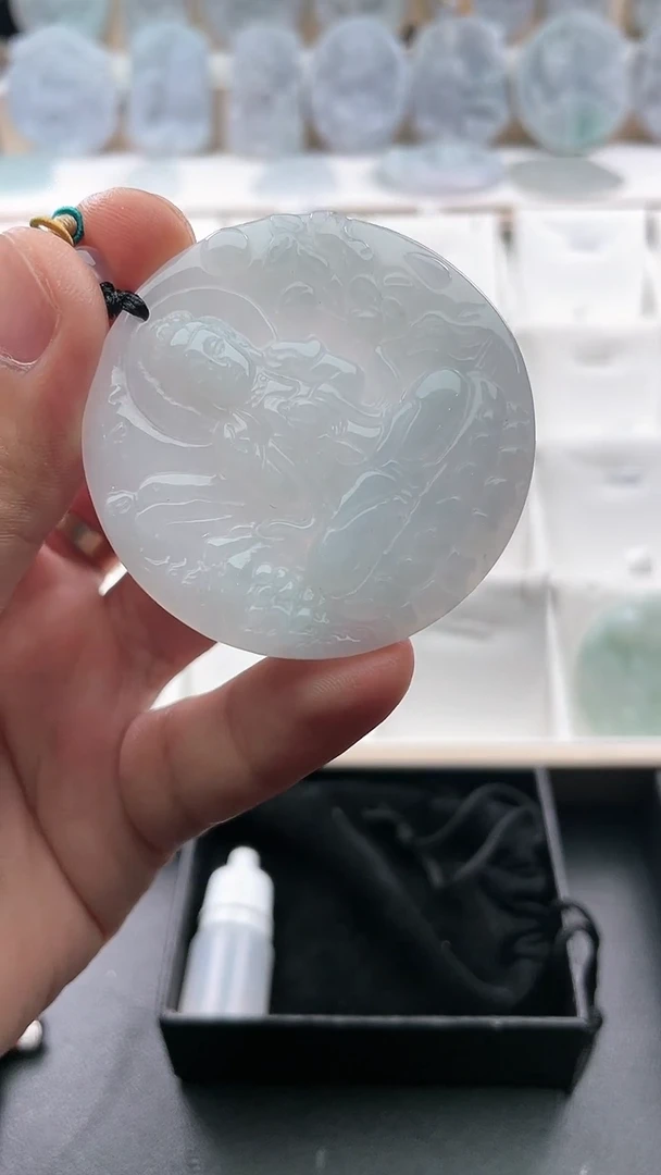 翡翠未镶嵌颈饰..../6/16/ 284