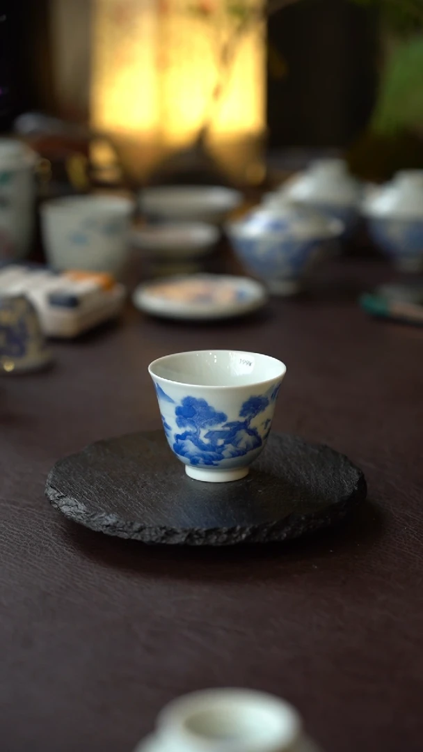 景德镇全手工手绘青花山水直口铃铛杯