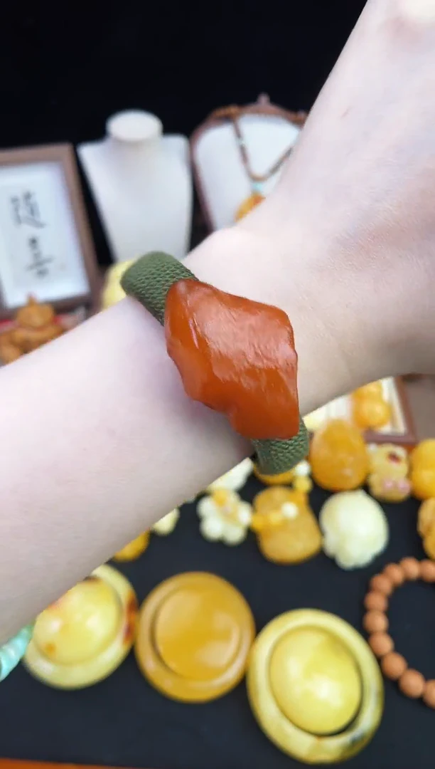 琥珀未镶嵌珠宝奇石柒月