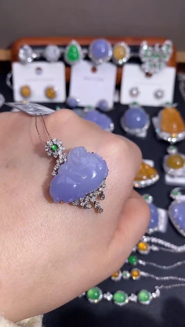 【闪购商品】翡翠吊坠(不含链)18K金镶嵌吊坠