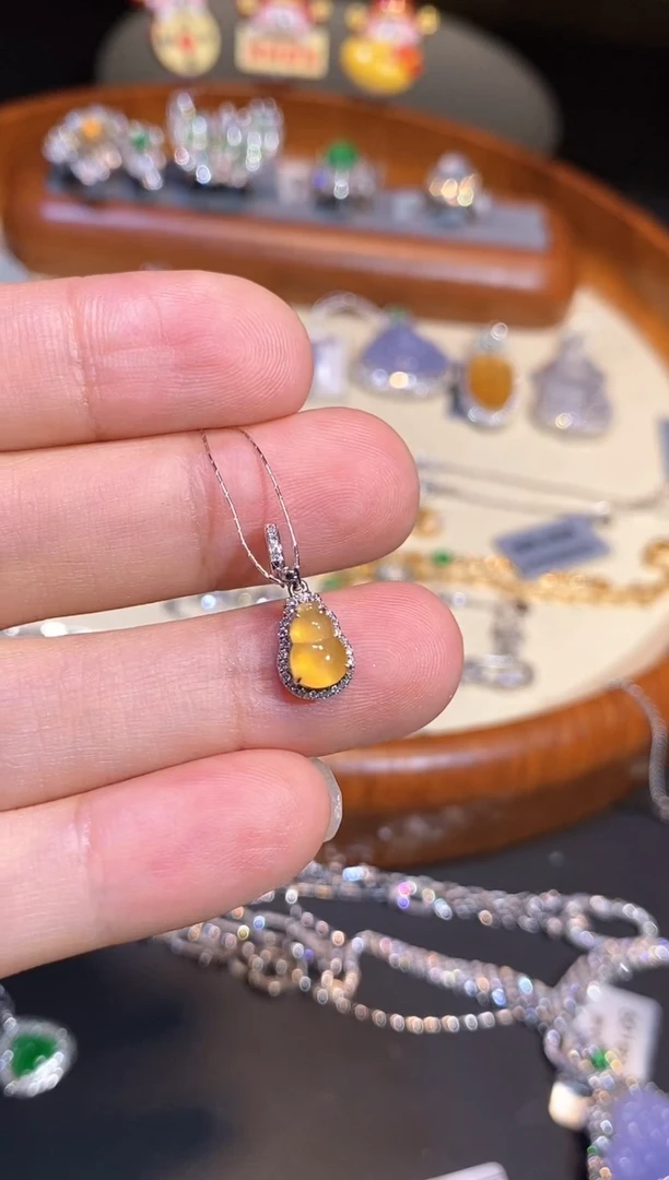 翡翠18K金镶嵌吊坠(不含链)吊坠