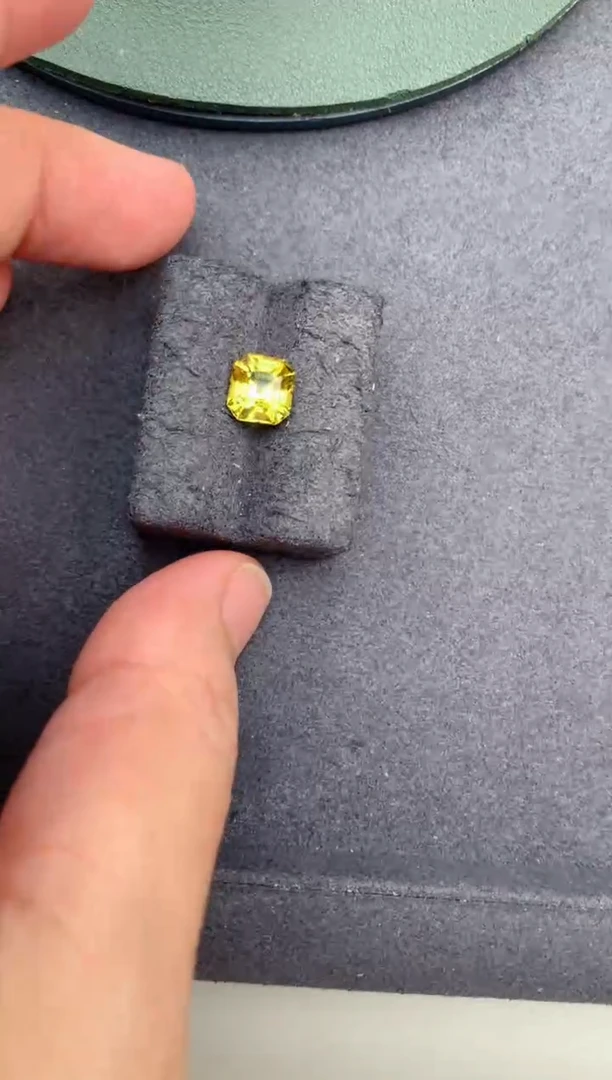 裸石未镶嵌金绿宝石2.1ct金绿宝石