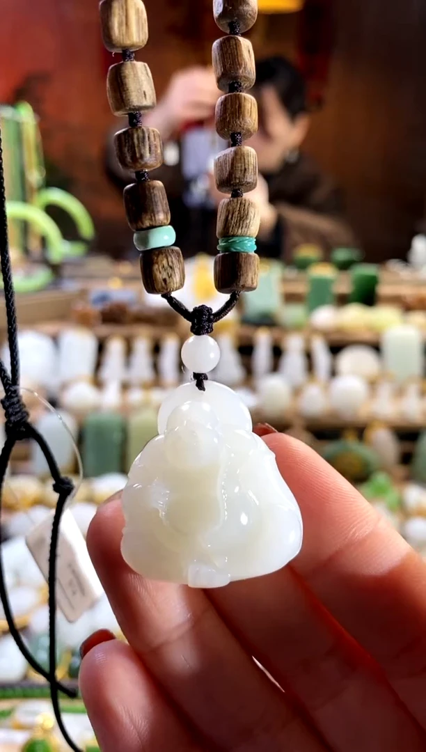 【闪购商品】和田玉吊坠未镶嵌。