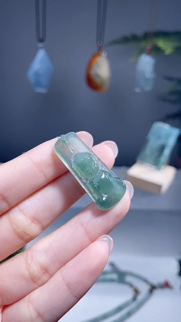 颈饰未镶嵌翡翠宝宝佛