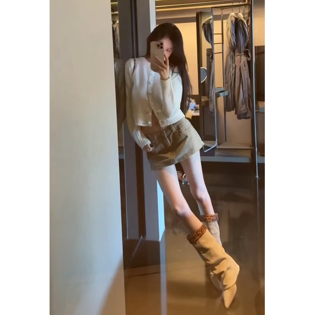 2025早秋新款氛围感气质百搭针织开衫上衣配高腰显瘦短裙两件套女