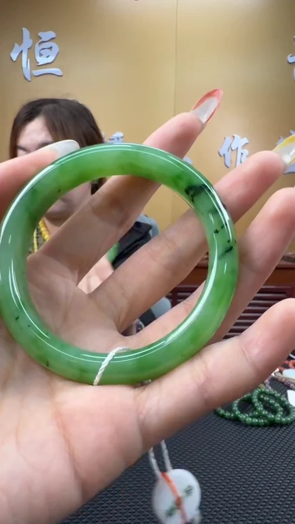 颈饰未镶嵌和田玉手镯56