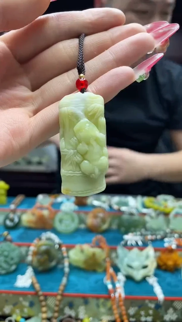 未镶嵌岫玉吊坠·