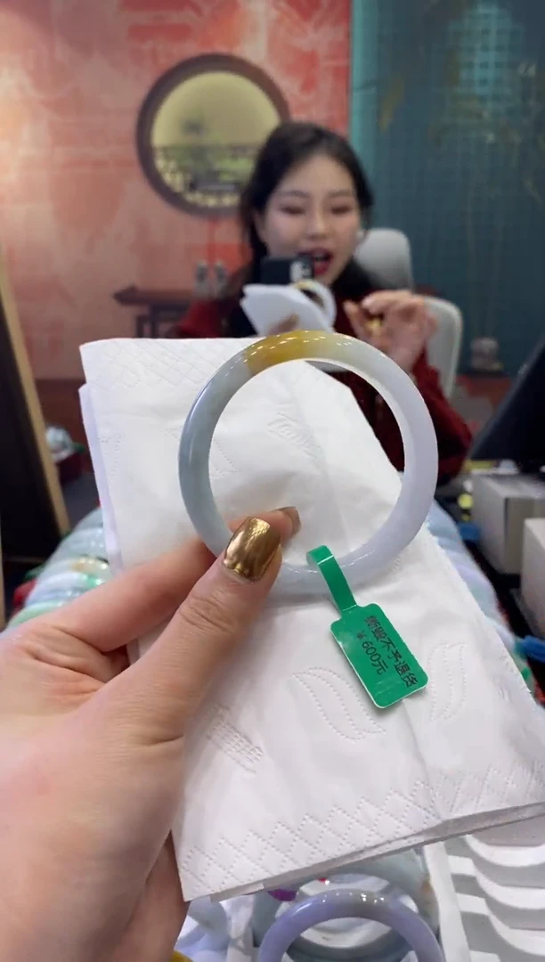 【闪购商品】翡翠手镯未镶嵌多人04115