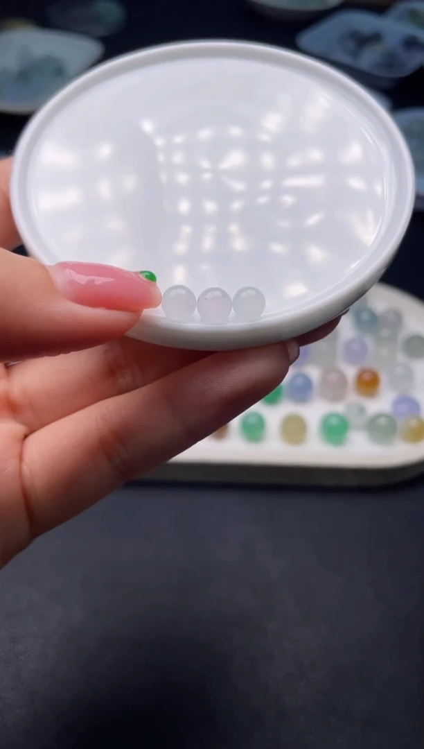 翡翠未镶嵌颈饰啊A309