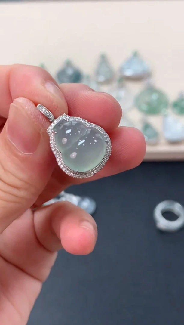 翡翠18K金镶嵌吊坠(不含链)葫芦吊坠2980