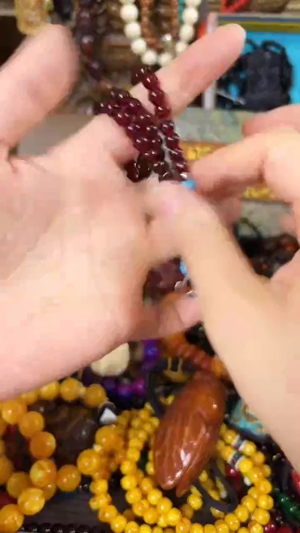 未镶嵌颈饰蜜蜡..................