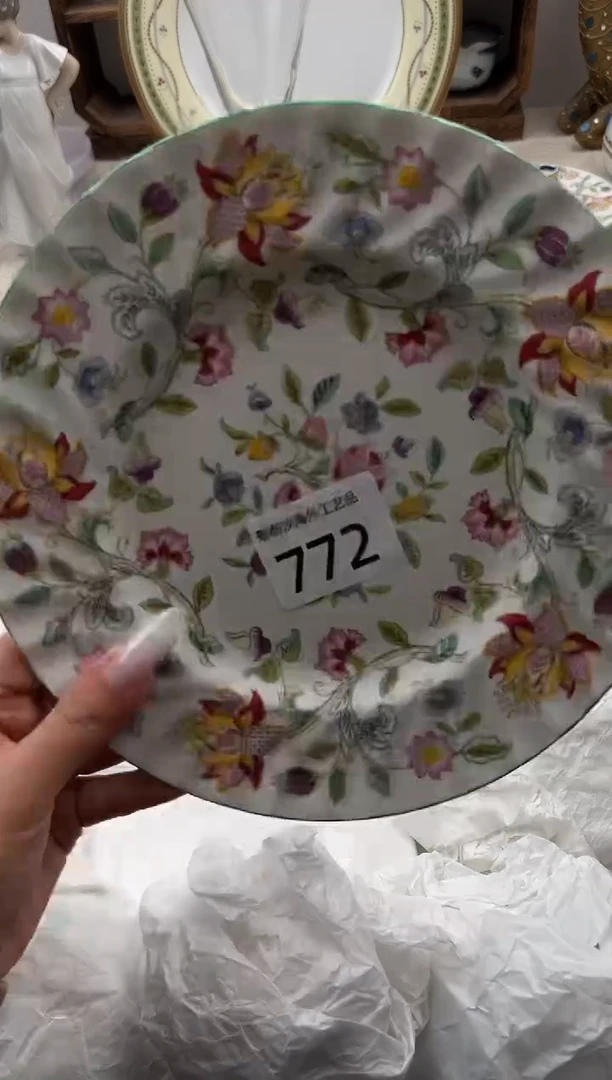 N****EK          772