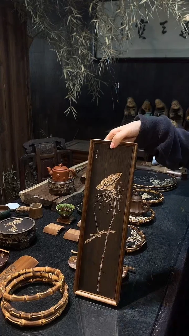 长方形莲蓬蜻蜓檀香挂画.....