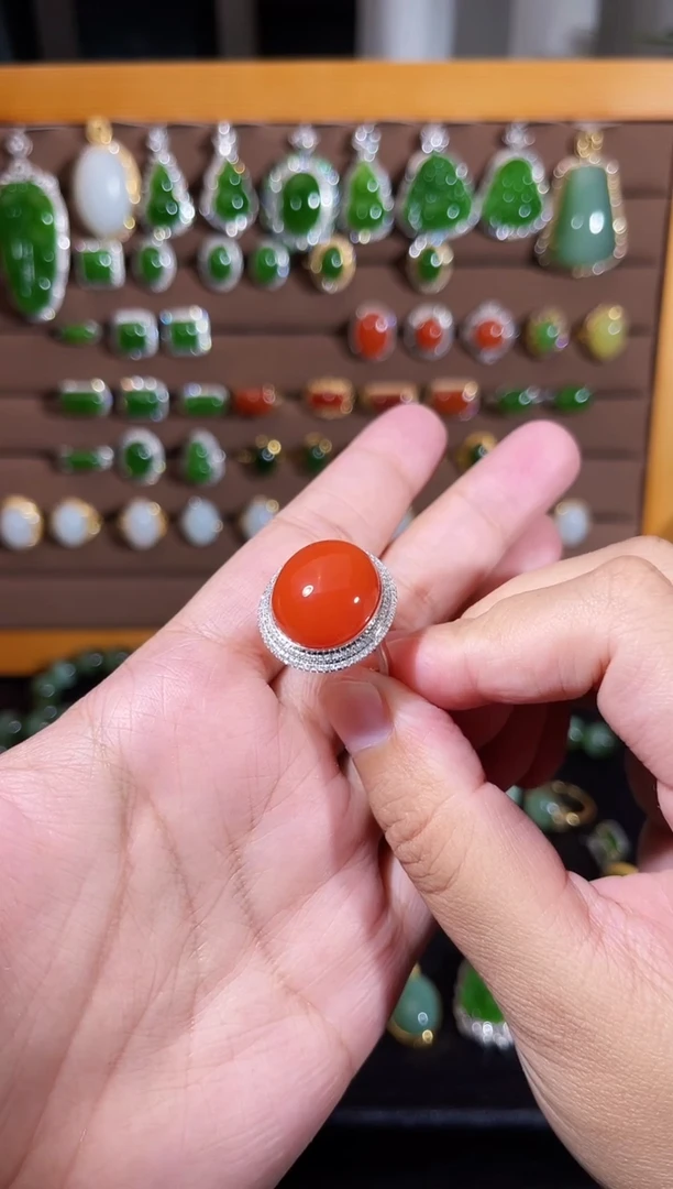 【闪购商品】南红玛瑙戒指18K金镶嵌南红大蛋面戒指