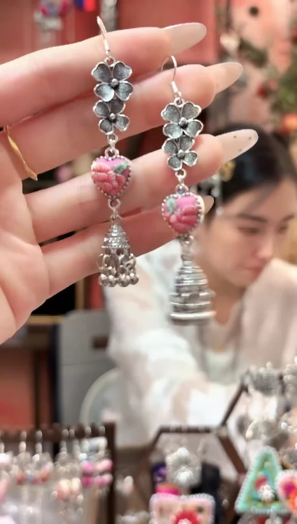 织绣云织谣民族风精美饰品   58