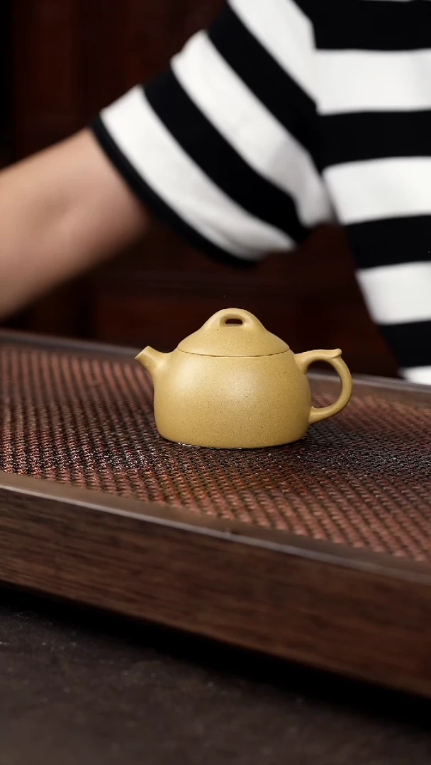 茶壶紫砂黄金段小秦权