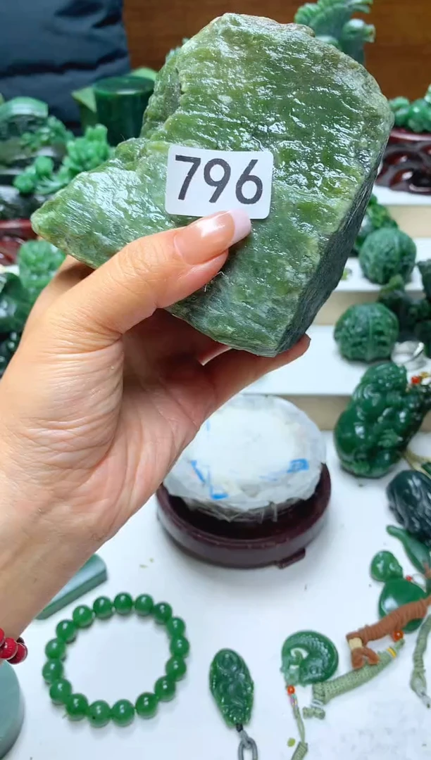 未镶嵌和田玉摆件1