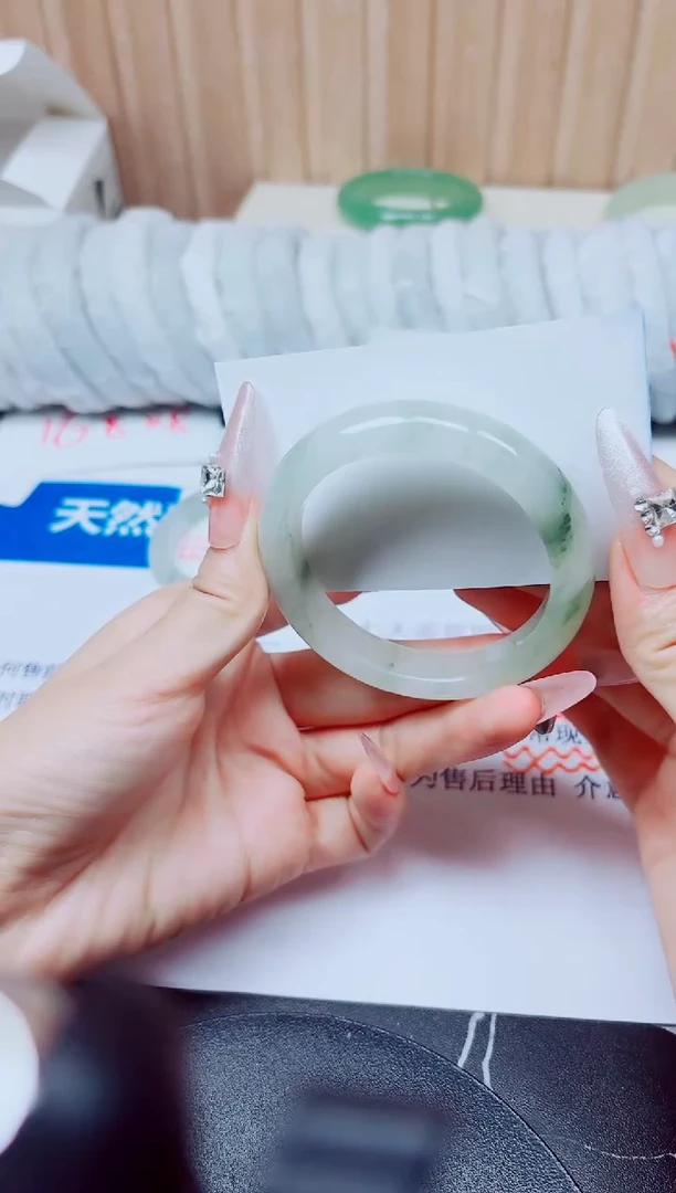 未镶嵌手镯石英质玉86/54