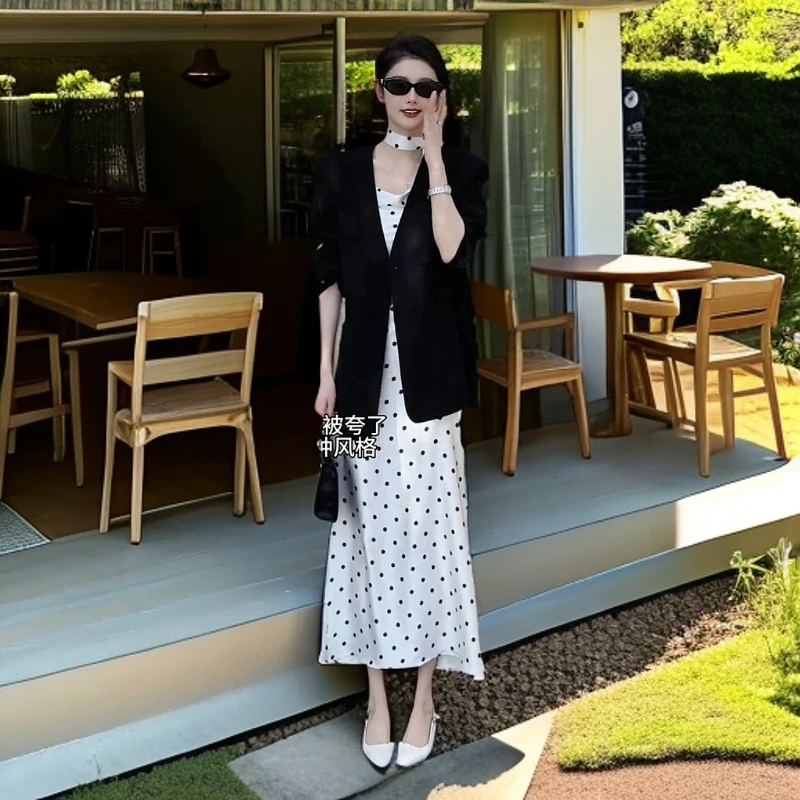 2025春季新款轻职风设计感宽松黑色西装外套+波点吊带连衣裙套装