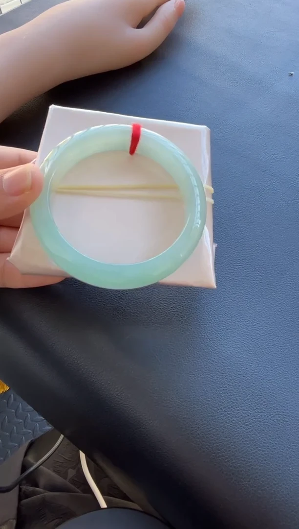 未镶嵌手镯翡翠多人