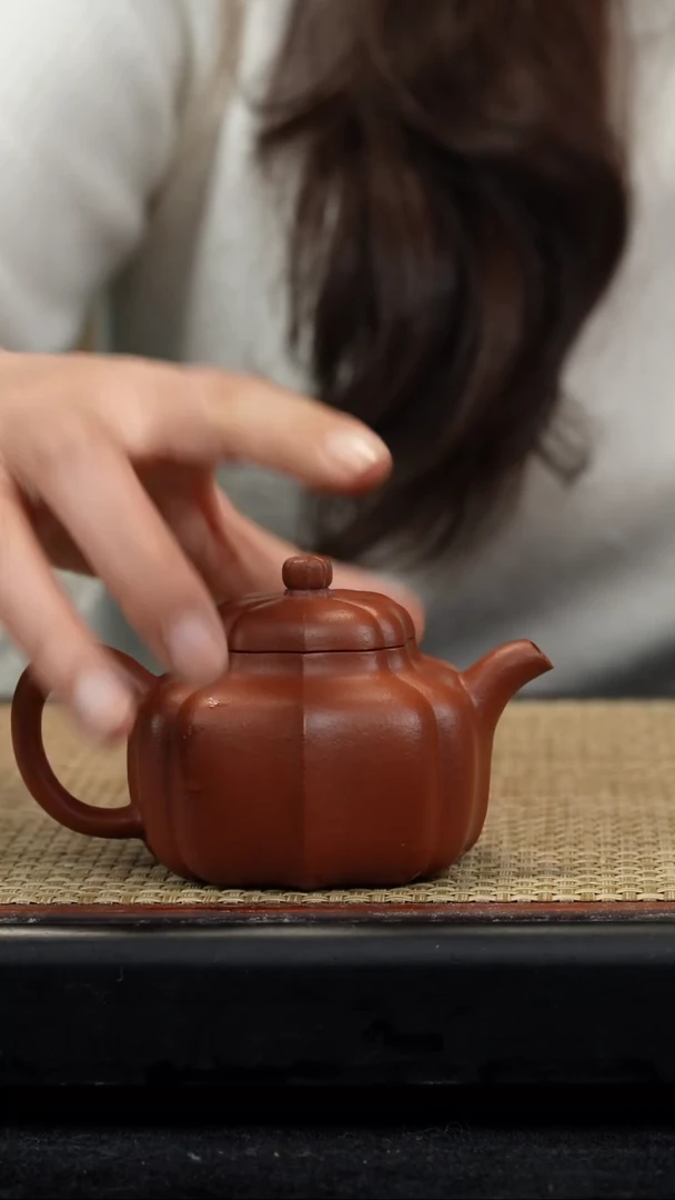 【闪购商品】紫砂茶壶生砂筋纹德钟150c