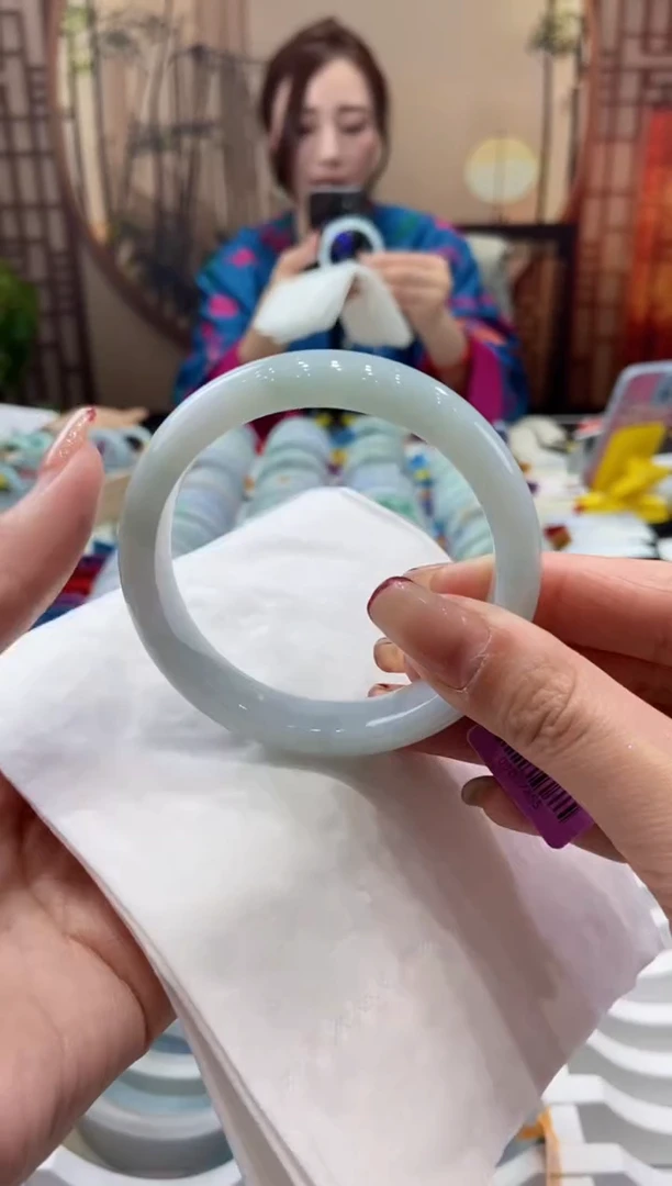 【闪购商品】翡翠手镯未镶嵌00007707