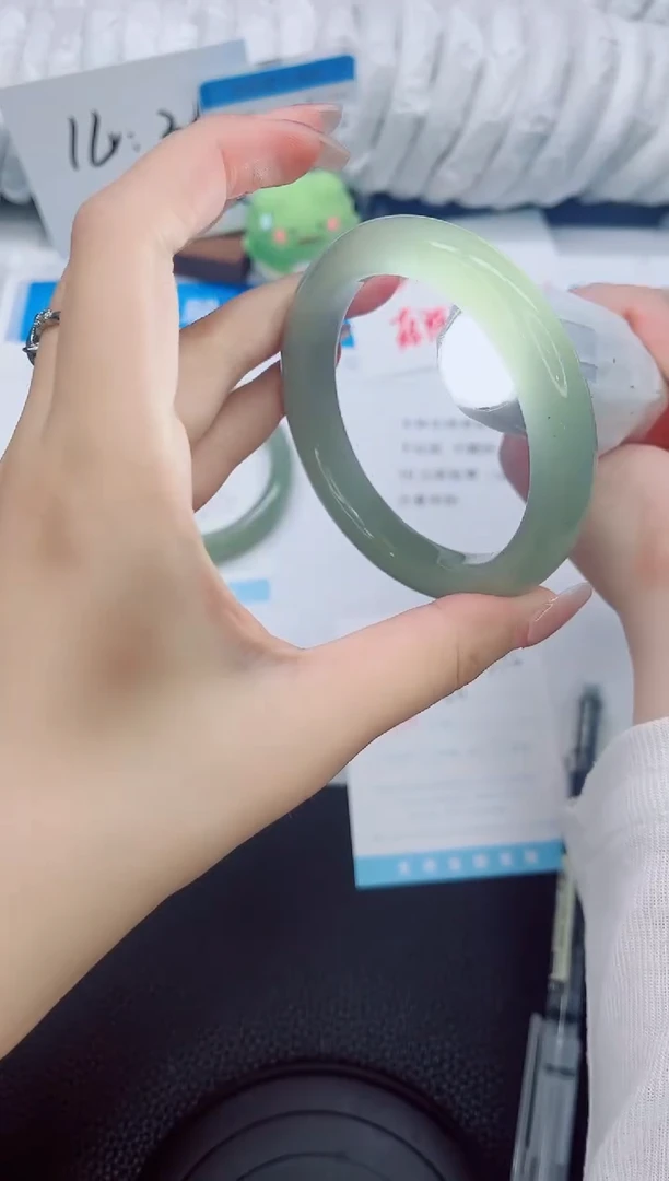 石英质玉手镯未镶嵌295-56