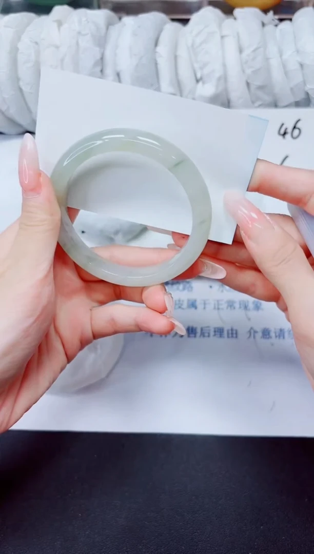 石英质玉手镯未镶嵌74/54.3