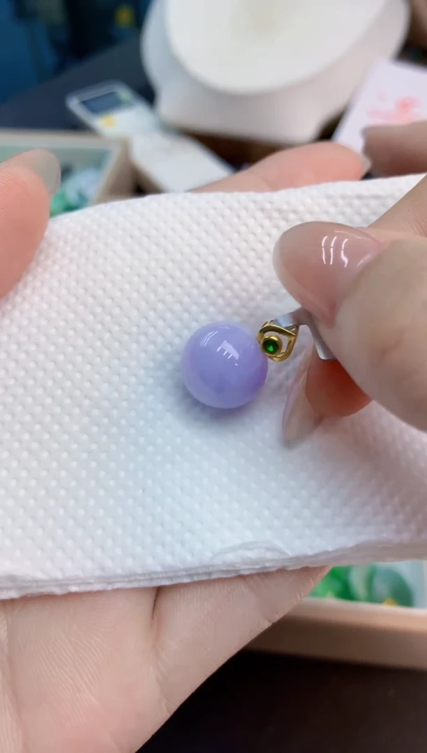 翡翠18K金镶嵌吊坠(不含链)1