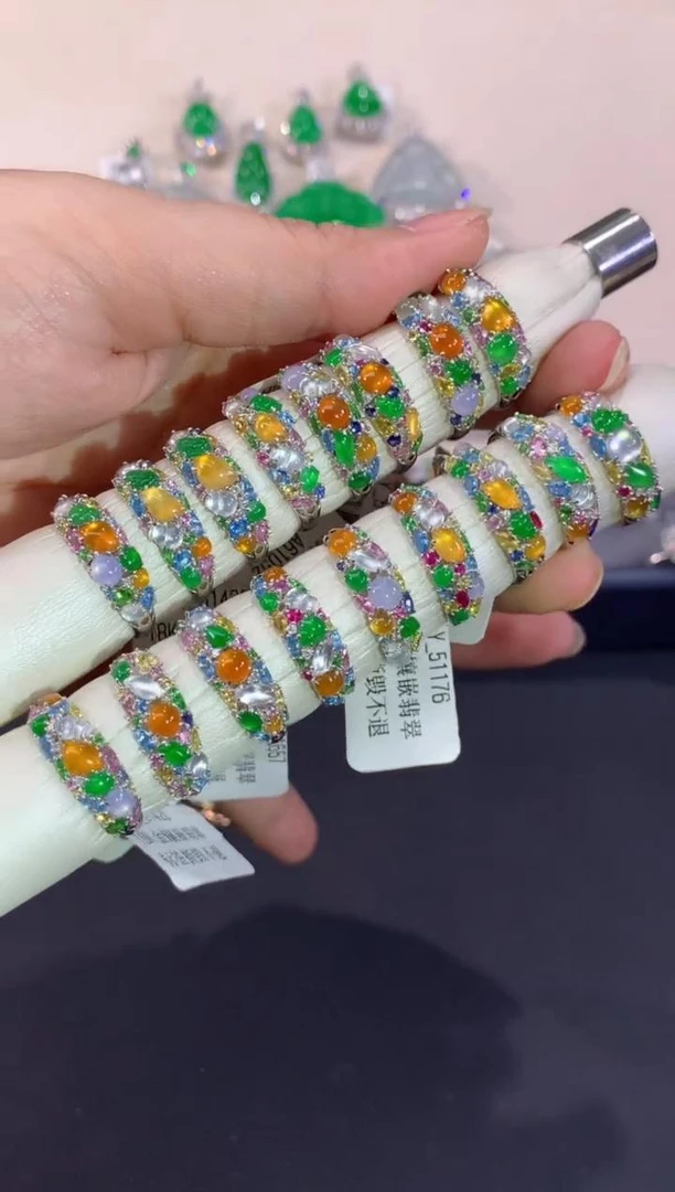 【欧若风多宝戒指】翡翠戒指18K金镶嵌（多样性发其一）