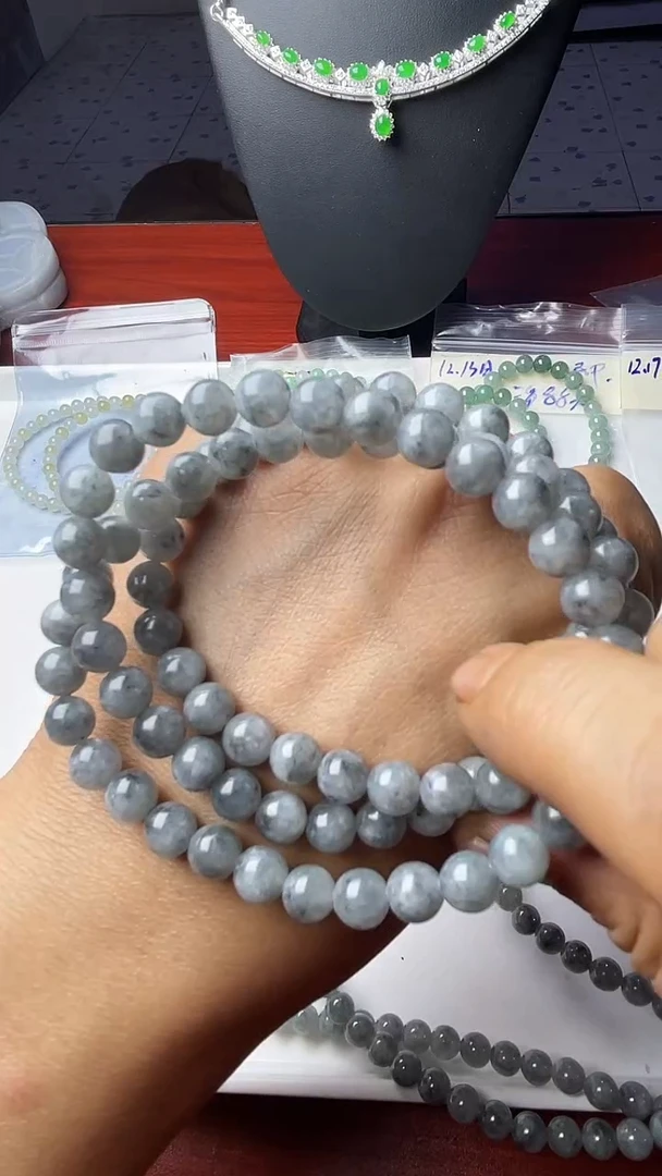 未镶嵌定制翡翠冰乌鸡长串珠串