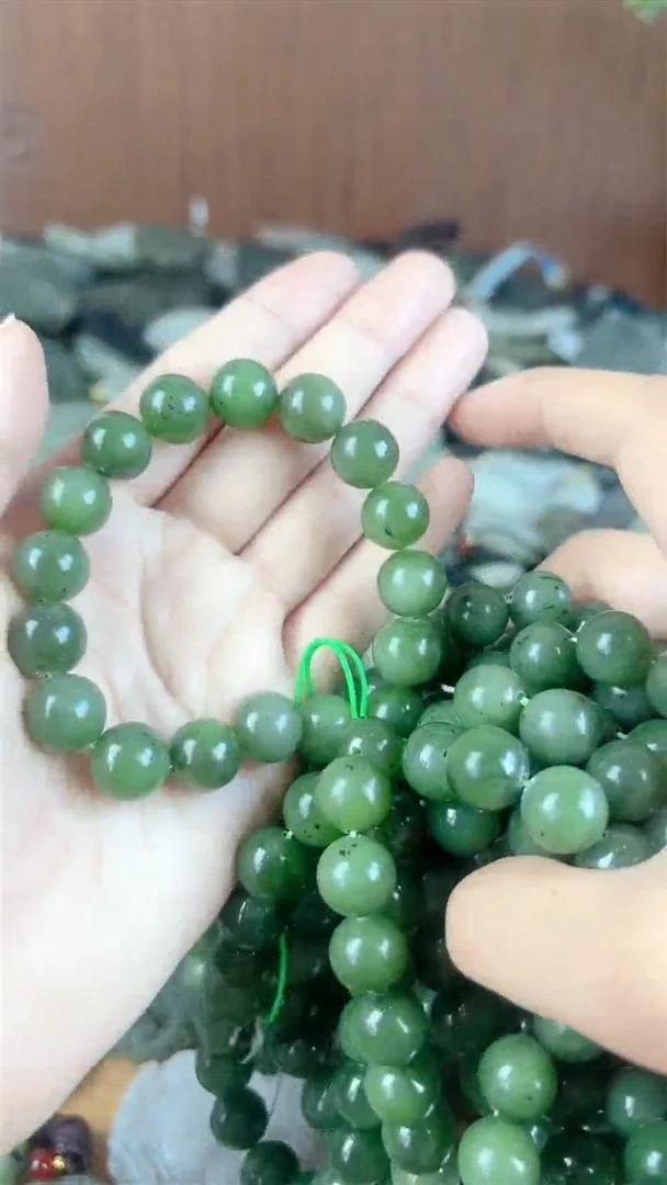 和田玉未镶嵌颈饰1