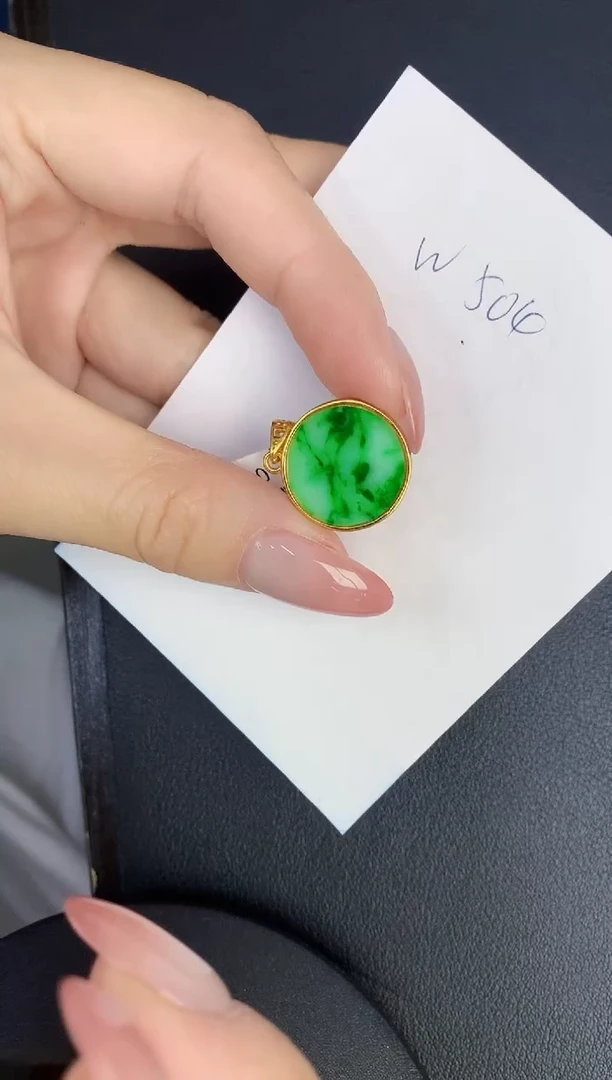 翡翠未镶嵌颈饰缅甸天然翡翠A货