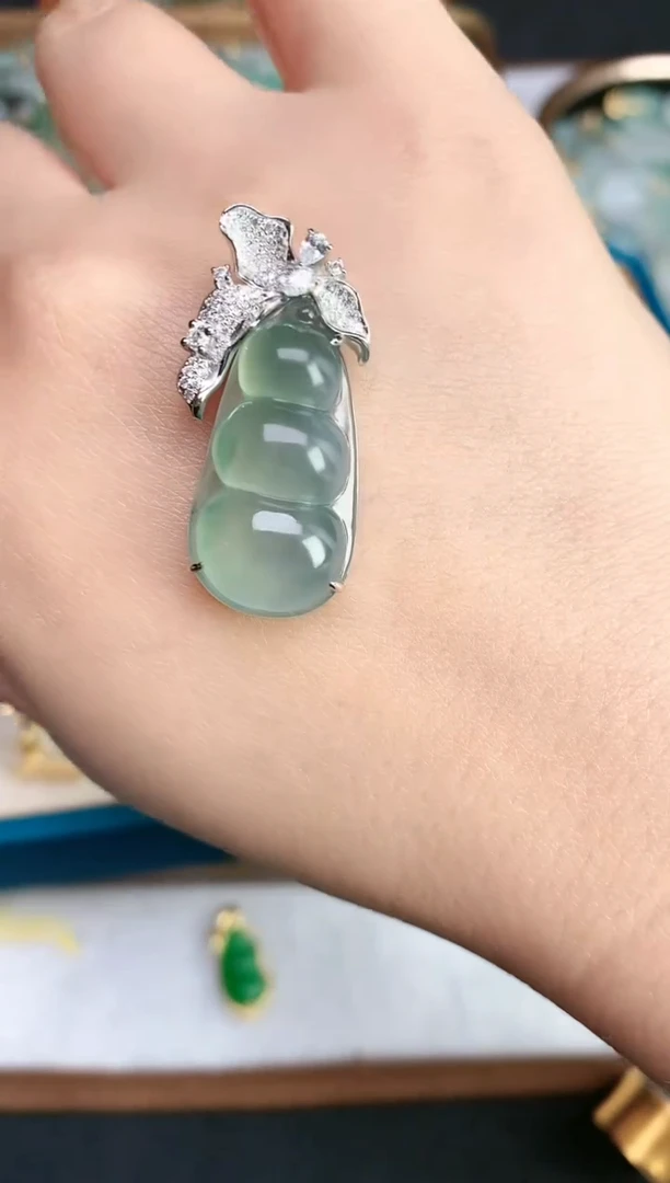 颈饰银S925镶嵌翡翠25112601