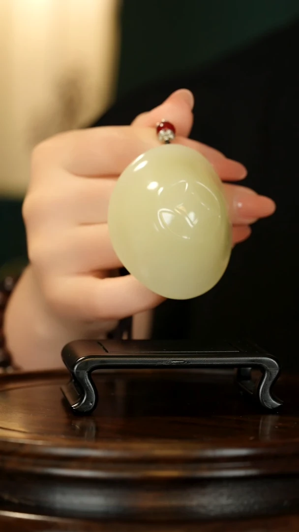 石材云南竹叶青-元宝富甲天下手把件