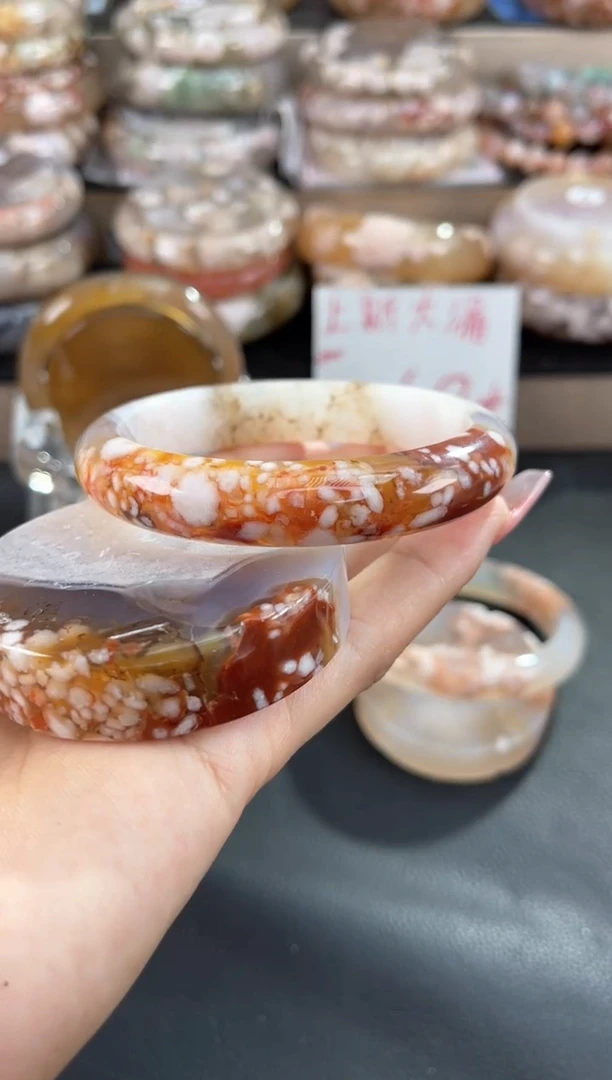 未镶嵌手镯石英质玉60