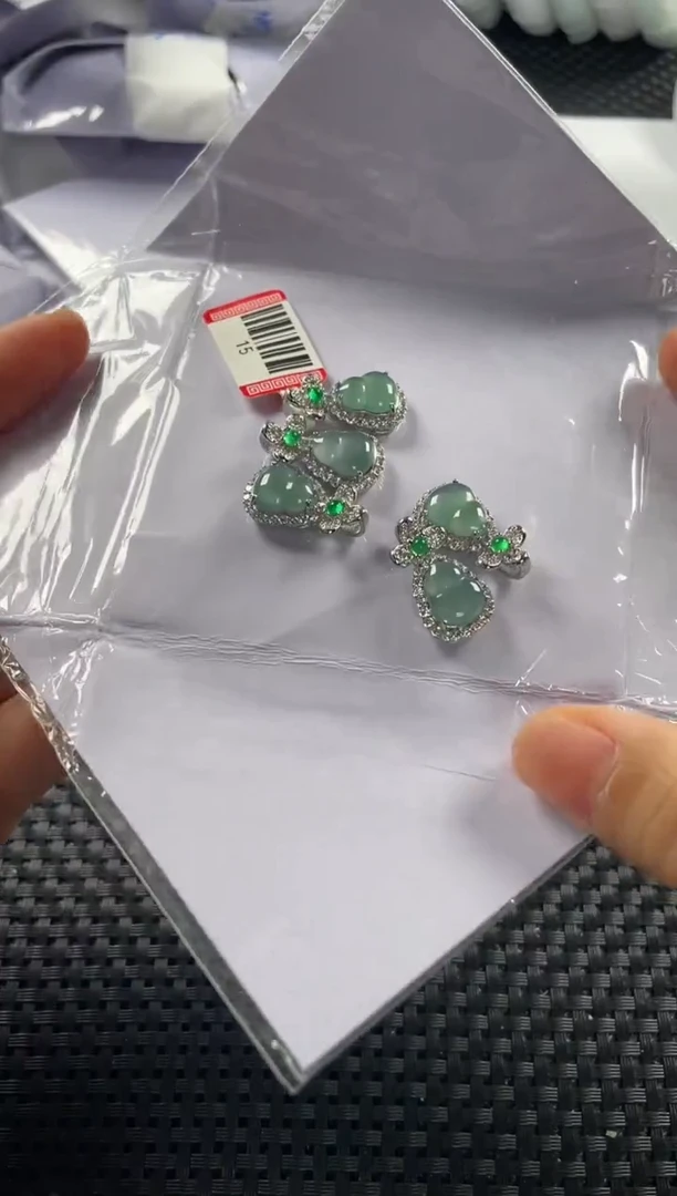 颈饰未镶嵌翡翠3（多样性发一件）葫芦