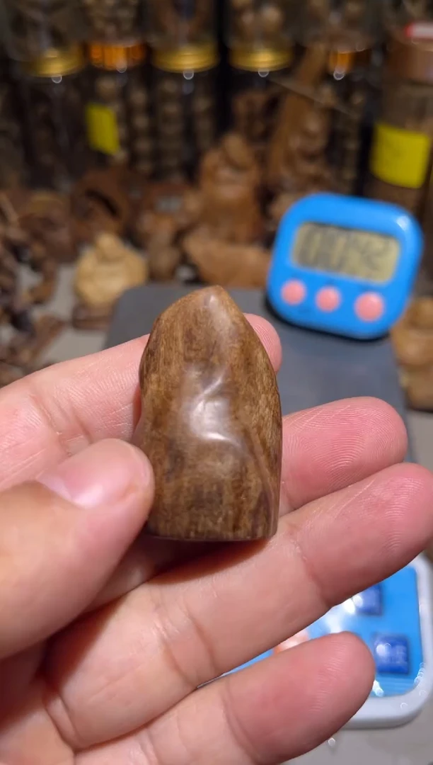 沉香沉香碎屑磊 加里曼丹土沉沉水 8.6（克）