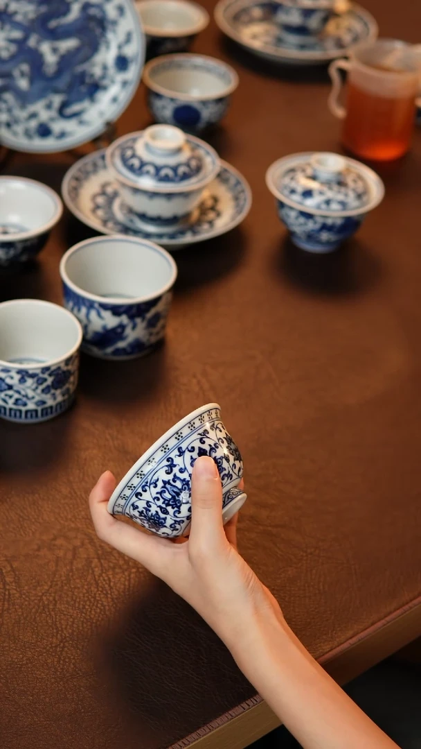 缠枝莲压手主人杯主人杯