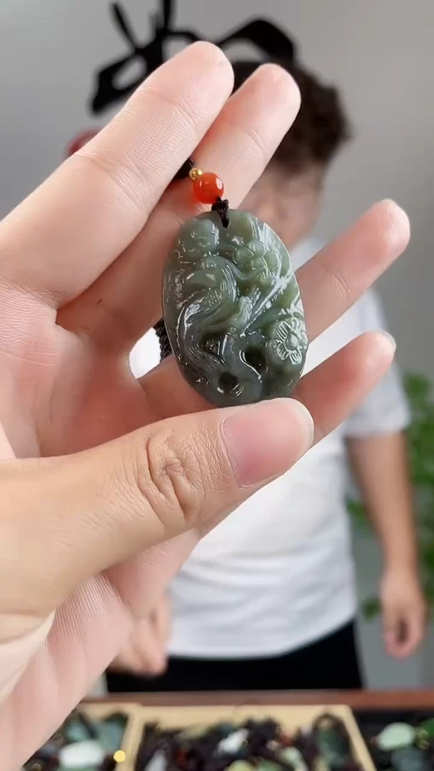 和田玉未镶嵌颈饰拍一发一，多样性发货